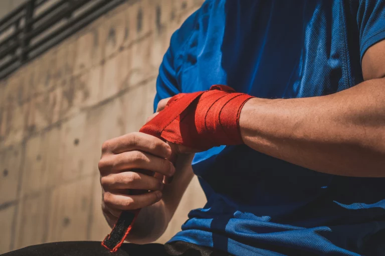 Les Meilleures Techniques pour Nettoyer et Entretenir vos Bandes de Boxe